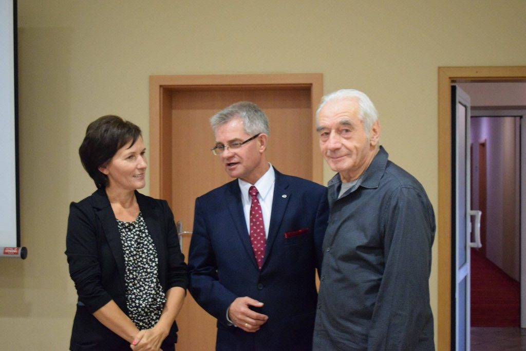 21618411_1367553300029440_1180221949_o