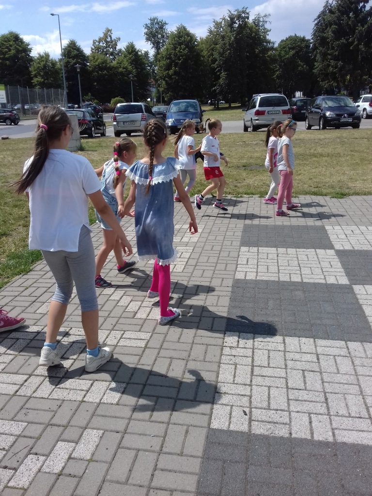 36273283_473709999720107_4938249183854329856_n