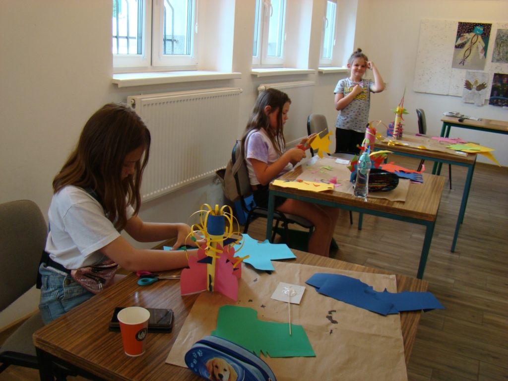 118609755_320741386025942_1631798159348748745_n